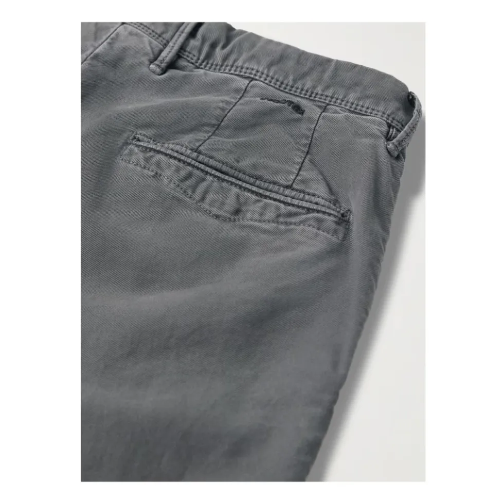 Chinos