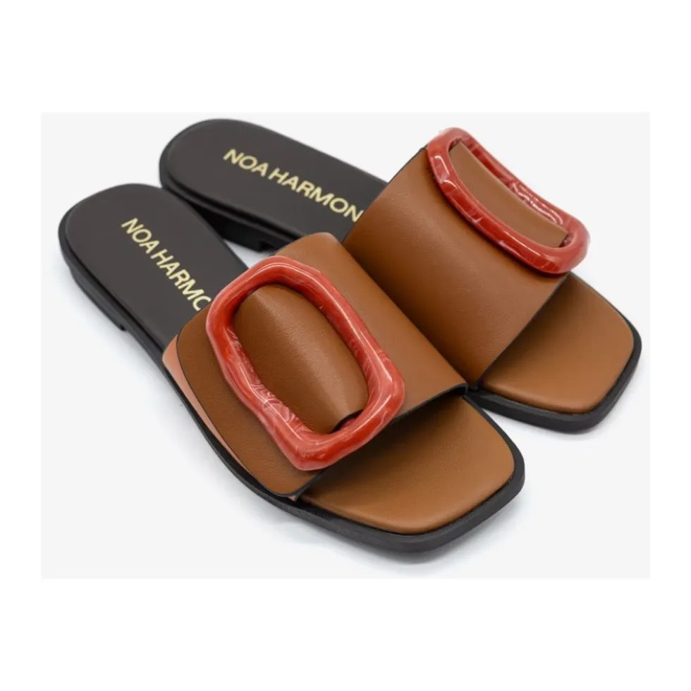 Ciabattina con fascione e accessorio