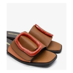 Ciabattina con fascione e accessorio