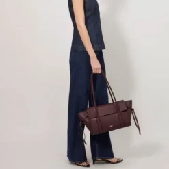 HH9382-736K560 Tote Bag