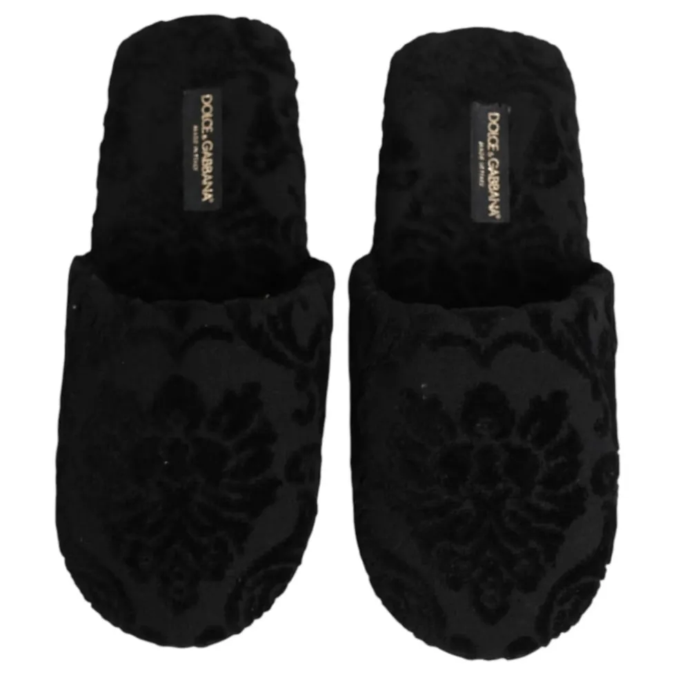 Logo-broderede slippers