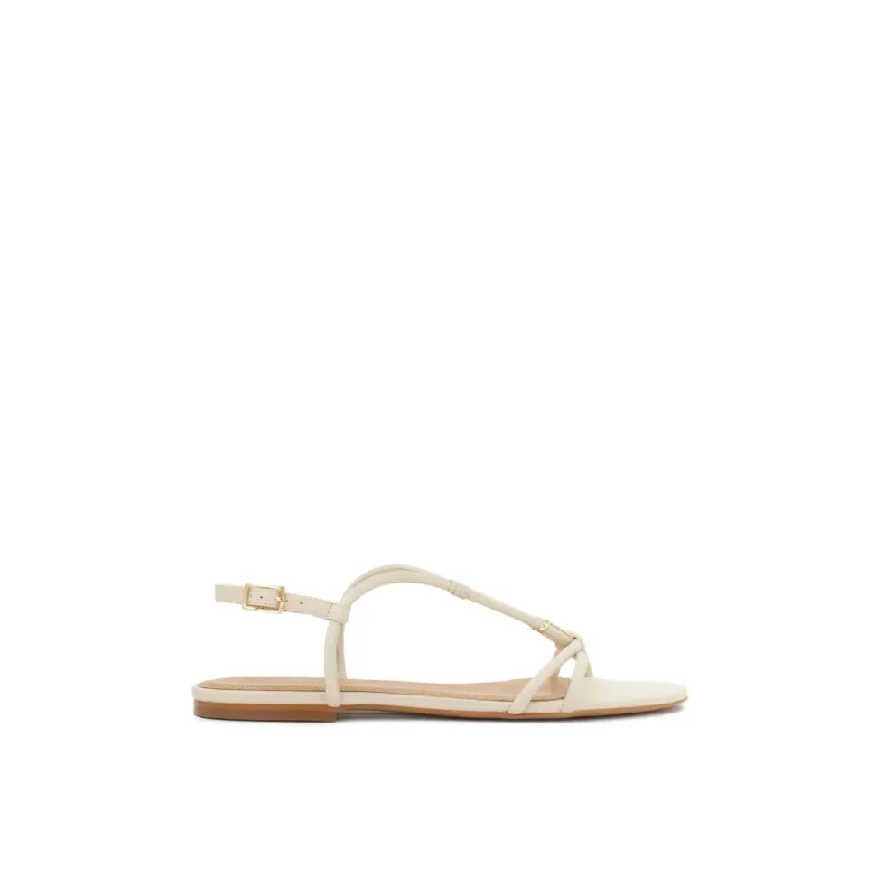 Minimalistiske sandaler på en flad sål