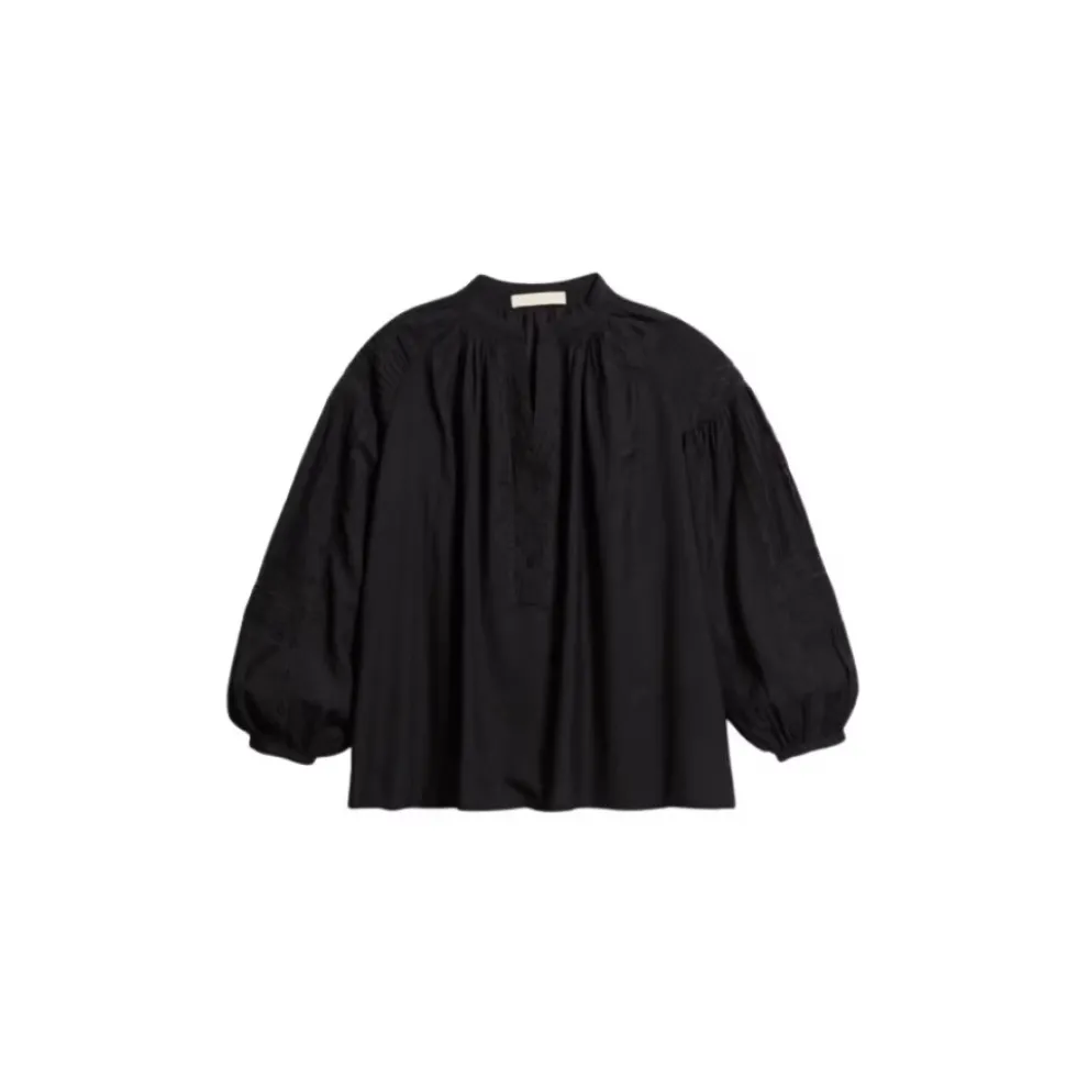 Romantisk Nipoa Bluse med Blonder Detaljer