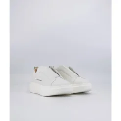 0602 Sneakers