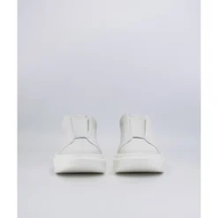 0602 Sneakers