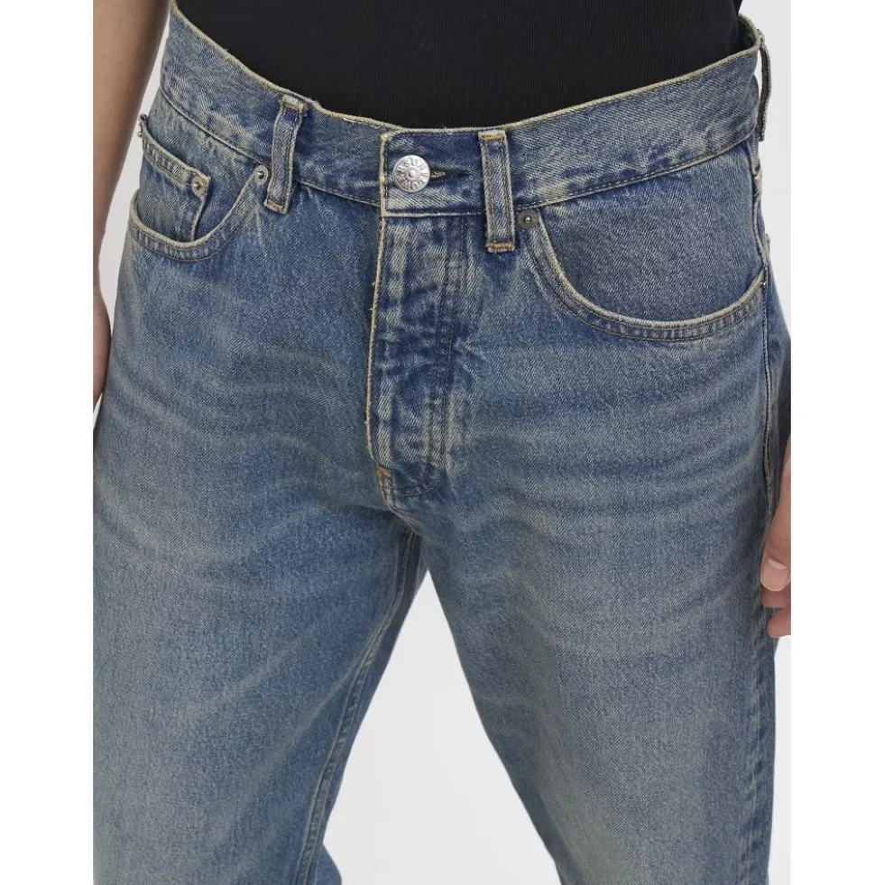 Standard Jeans