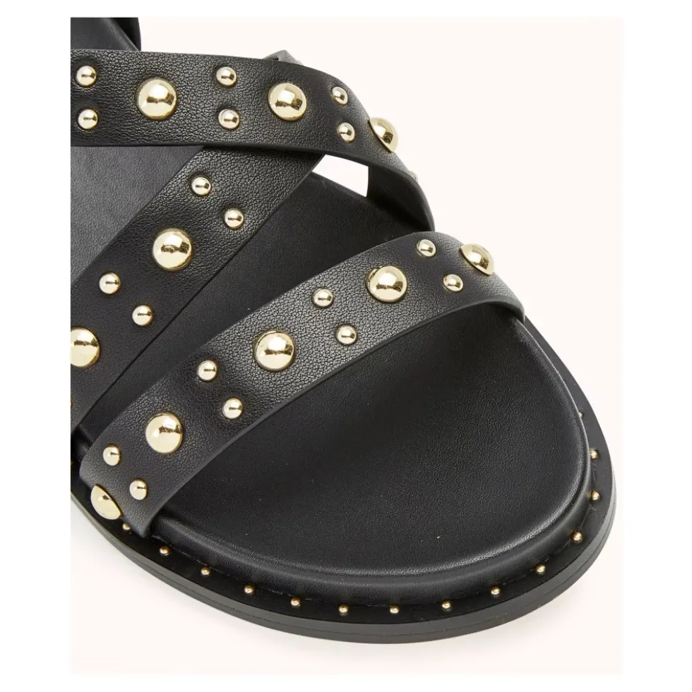 Stilfuld Rock Sandal med Gyldne Nitter