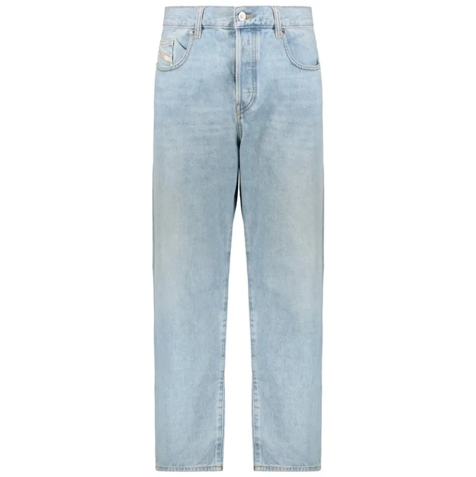 Straight Jeans