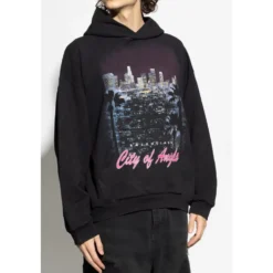 Sweatshirts & Hoodies