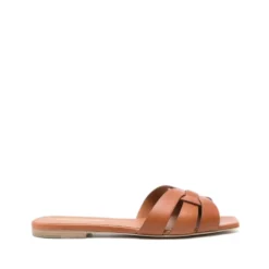 Tribute Flat Sandaler